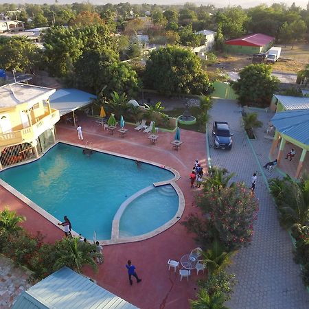 La Cayenna Hotel Et Restaurant Порт-о-Пренс Экстерьер фото